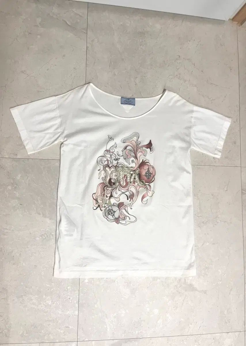 プラダ キュービック デザインテープ Tシャツ