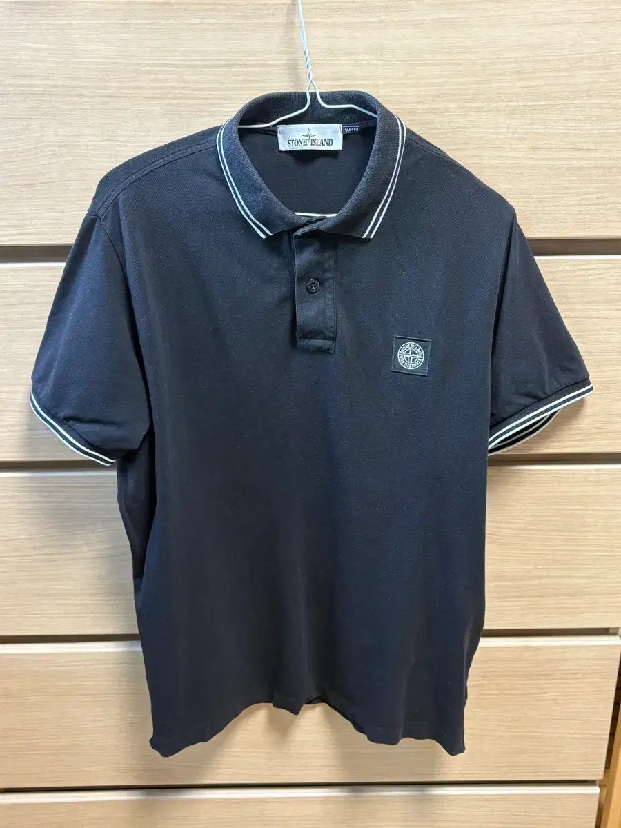 ストーンアイランド カラーTシャツ ブラック Lサイズ スリムフィット 10,944円