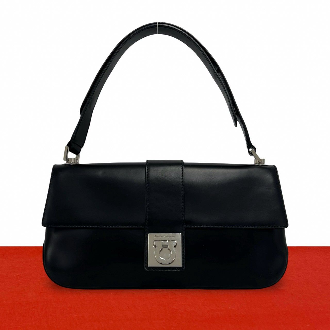 極 美品 Salvatore Ferragamo サルヴァトーレフェラガモ ガンチーニ