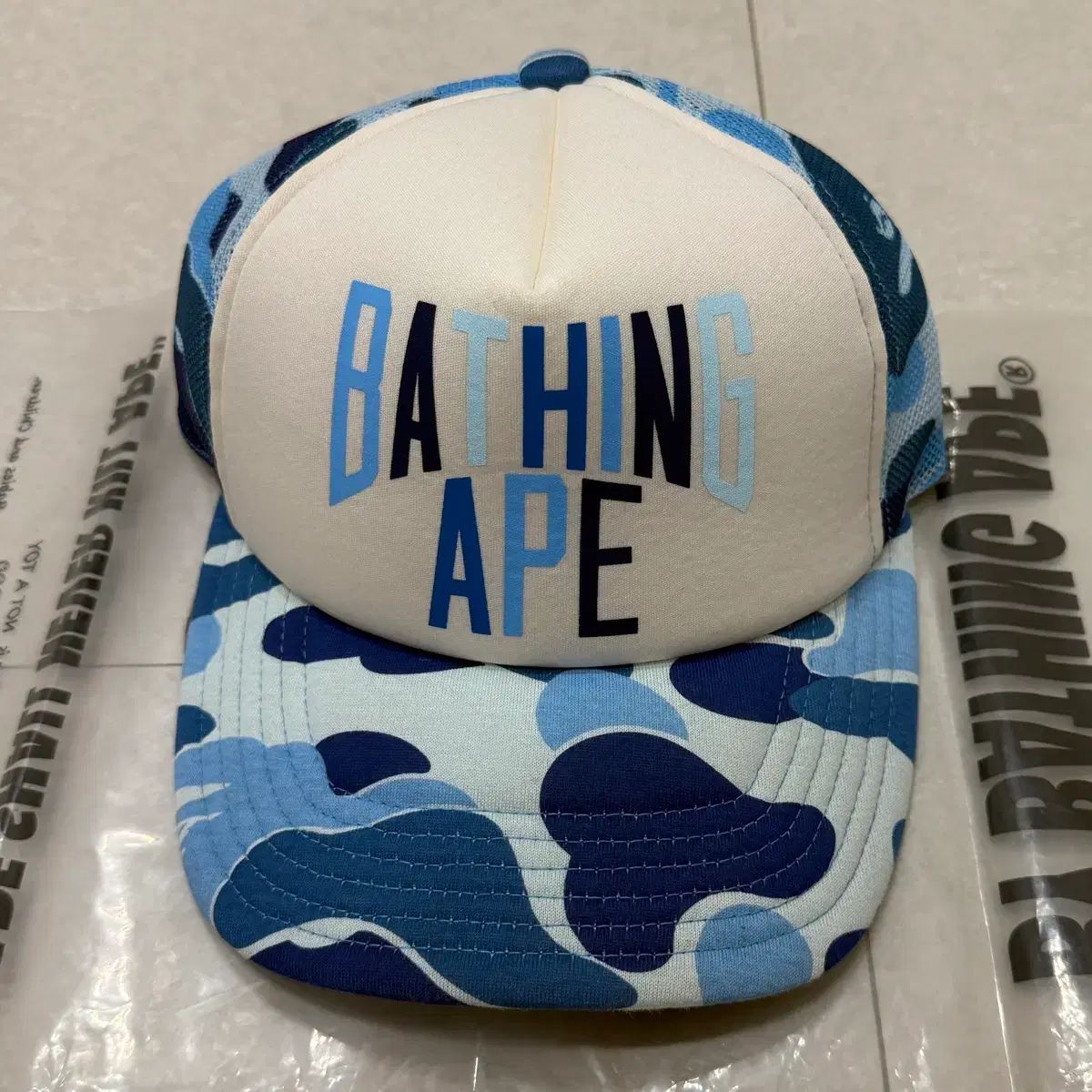 A BATHING APE アベイシングエイプ カモフラージュ メッシュキャップ ブルー トラッカーキャップ 帽子