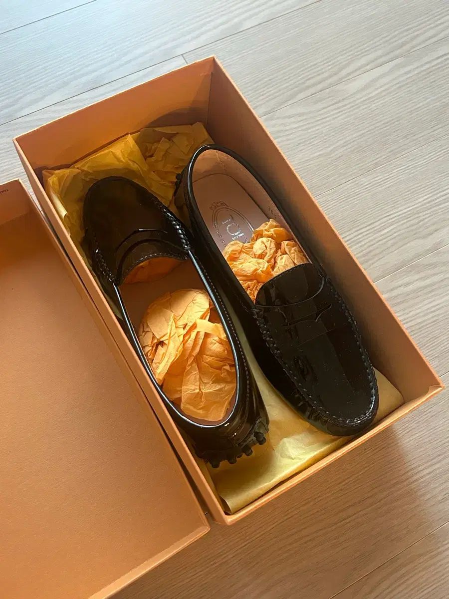 新品 TOD'S トッズ ドライビング シューズ ブラック ペイデント