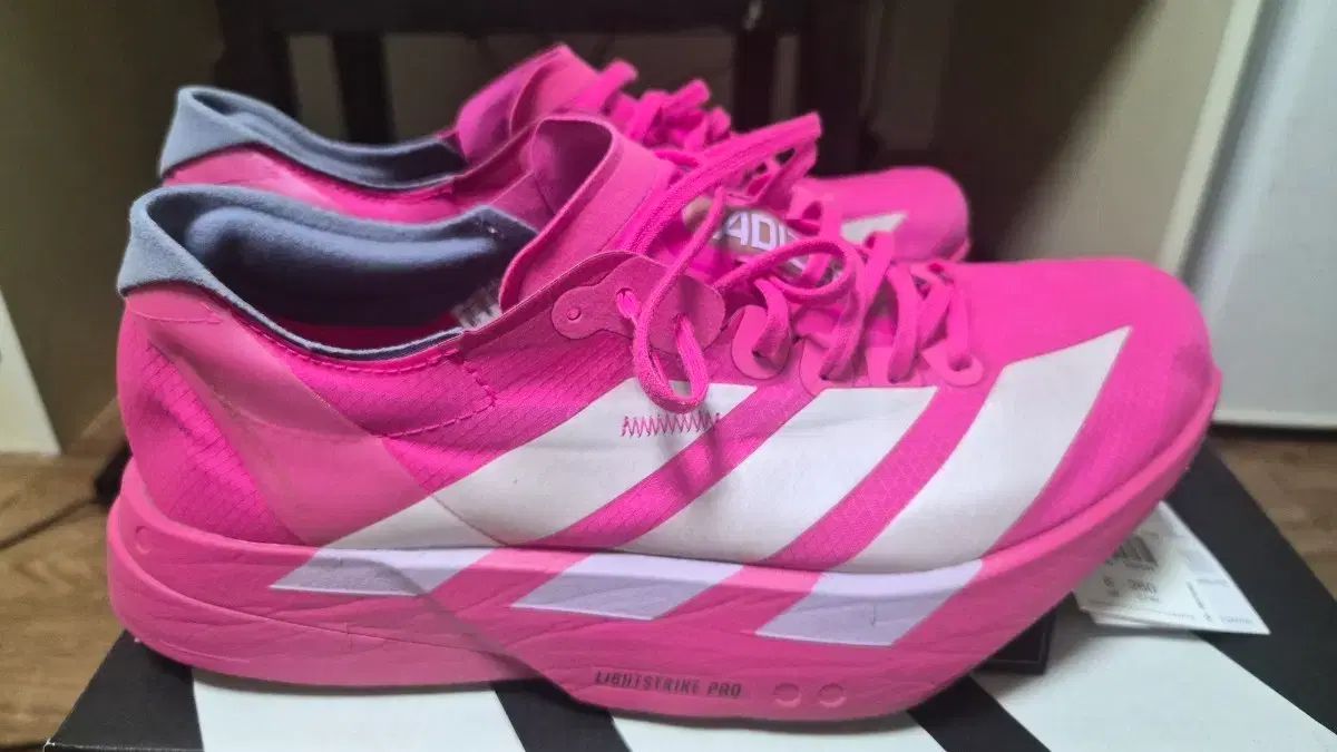アディダス プロ4 ピンク 265ミリ カーボン ランニングシューズ 出品