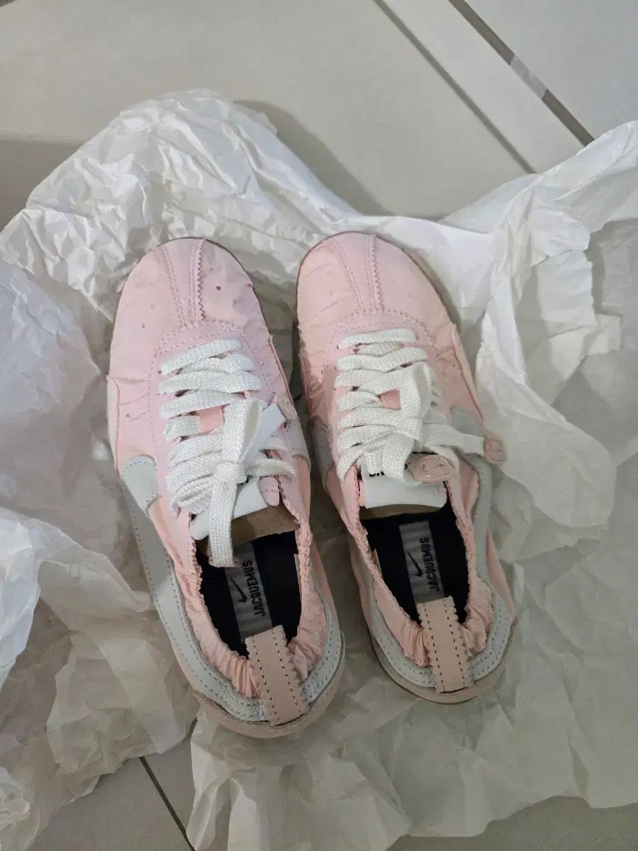 NIKE × JACQUEMUS ピンク スニーカー 27,954円