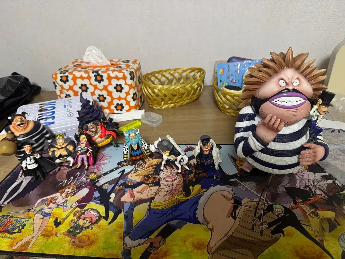 ONE PIECE ワールドコレクタブル レジン 黒ひげ マリンフォード フルセット ジオラマ なし