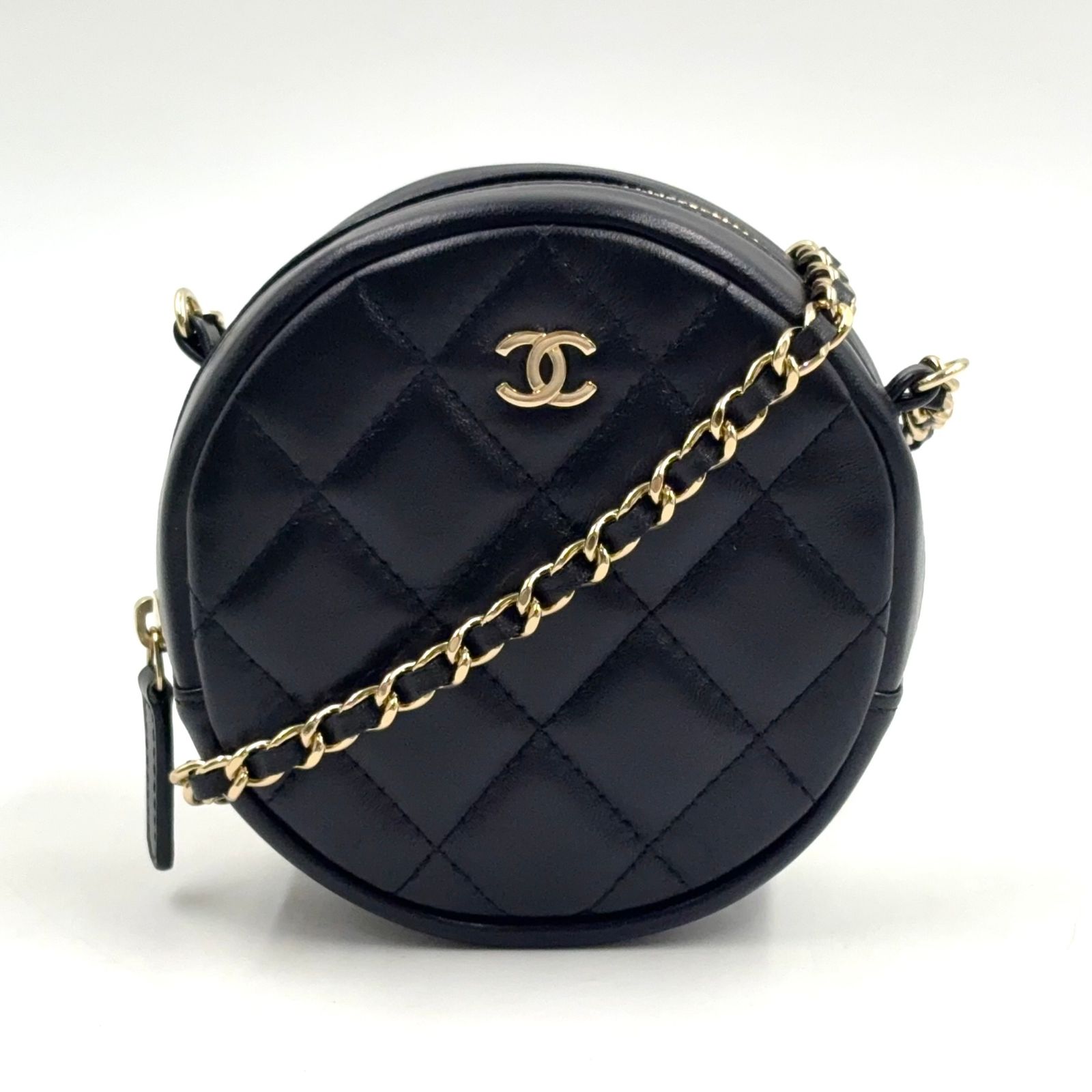 【新着】CHANEL クラシック ラウンド チェーン シリアル番号26番台 ラムスキン ブラック ショルダーバッグ ゴールド 168,147円