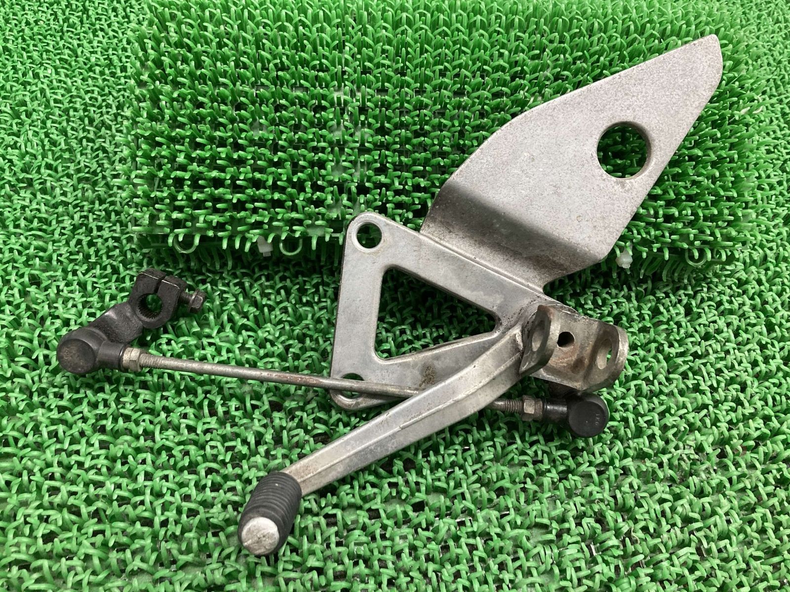 ZXR250 ステップホルダー 左 35011-1487 カワサキ 純正 中古 ZX250A シフトペダル Bv