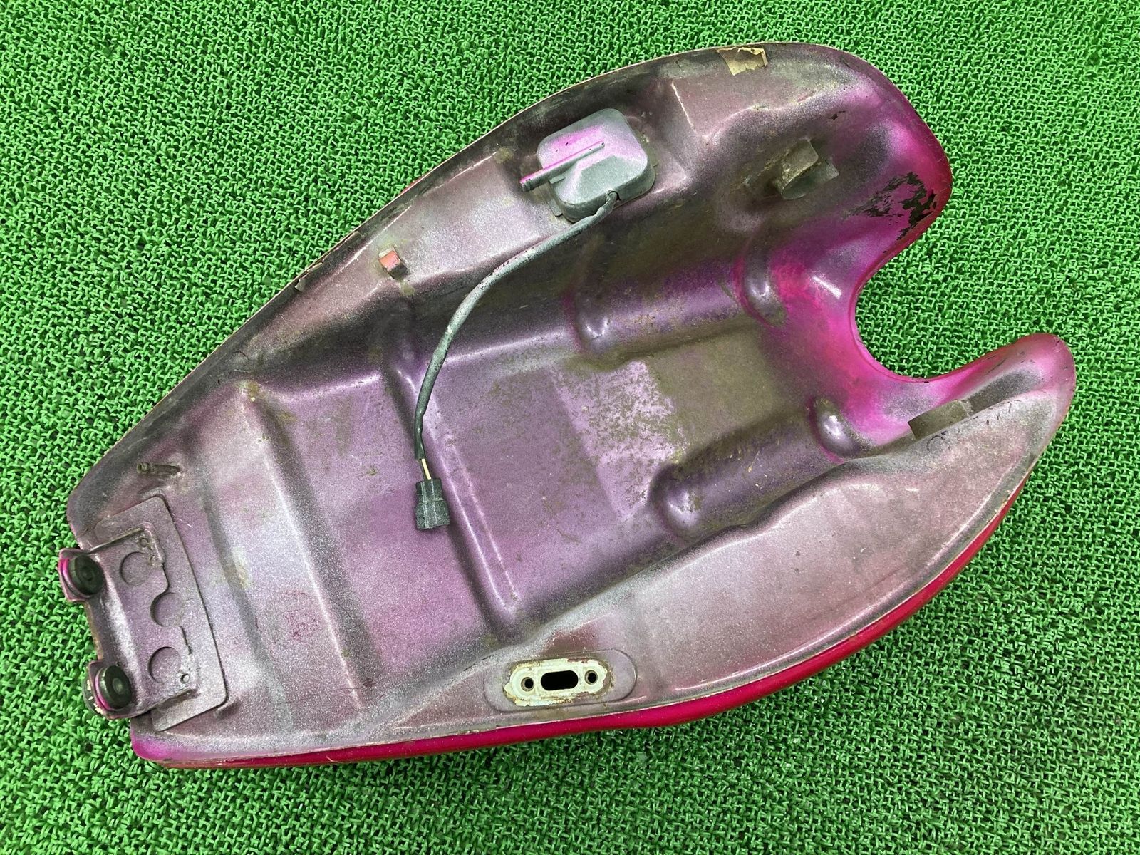 ゼファー400 タンク カワサキ 純正 中古 ZR400C ZEPHYR400 フューエル