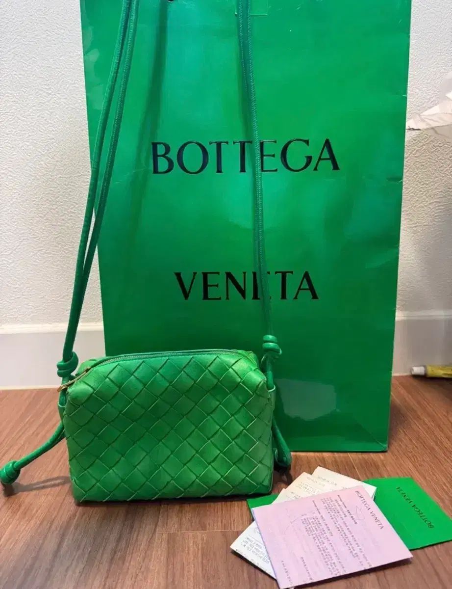 ボッテガ・ヴェネタ ミニ ループバッグ グリーン 55,304円