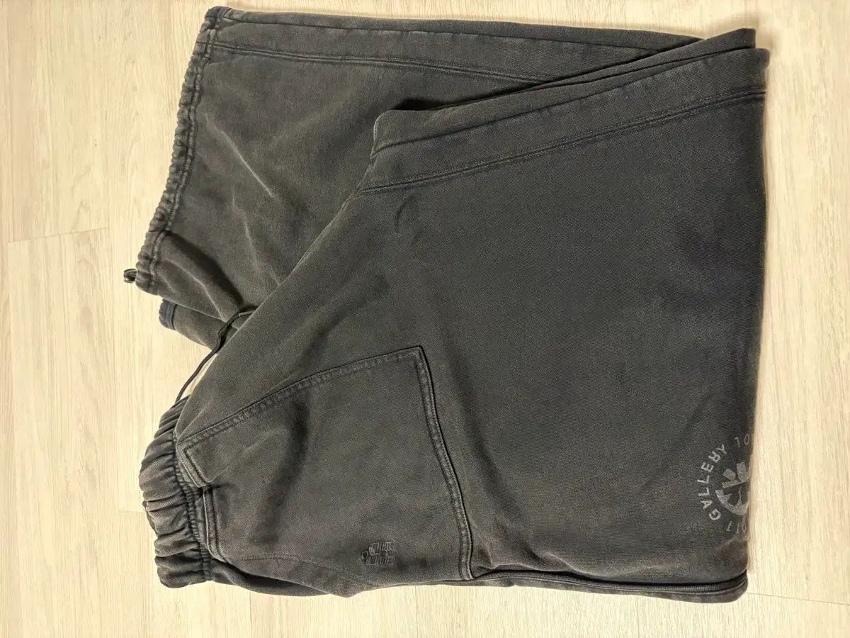 2) POLYTERU スウェットパンツ ダスティ インク 7,070円
