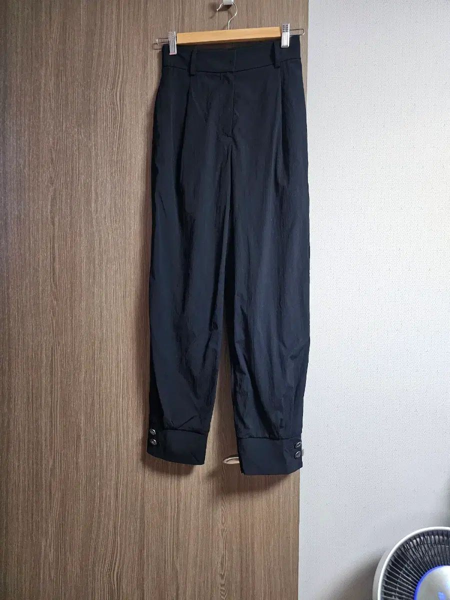 O'2nd ウエスト後ろゴム テーパードパンツ