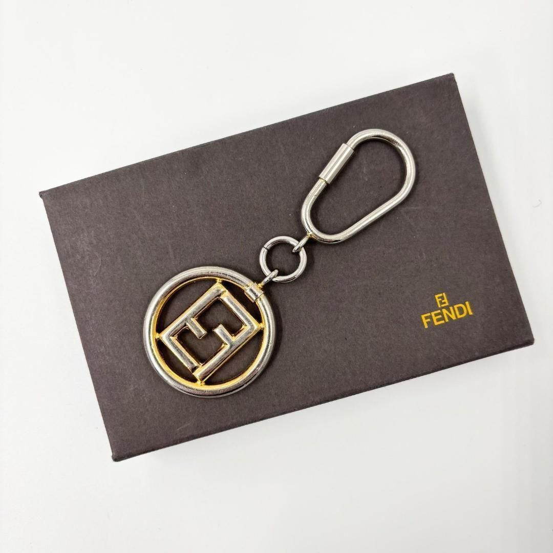 FENDI ロゴ キーホルダー FENDI フェンディ キーホルダー キーリング FF ロゴ ズッカ - メルカリ