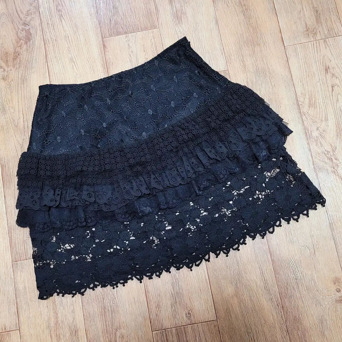 ヴァレンティノ(Valentino) チュール クロシェスカート 55-66 新品