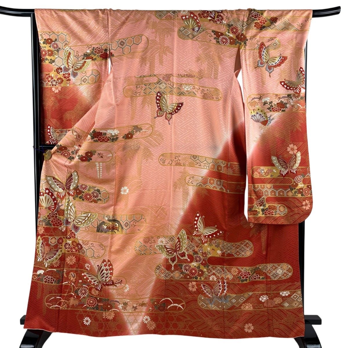振袖 身丈166cm 裄丈67cm M 袷 やまと 蝶 ヱ霞 金糸 金彩 サーモンピンク 正絹 秀品 【中古】