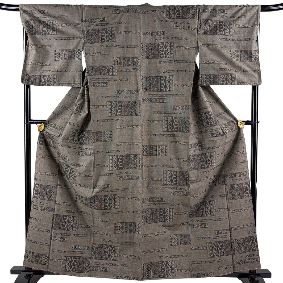 【美品】 紬 身丈162cm 裄丈68cm L 袷 草花 幾何学 焦茶色 正絹 秀品 【中古】