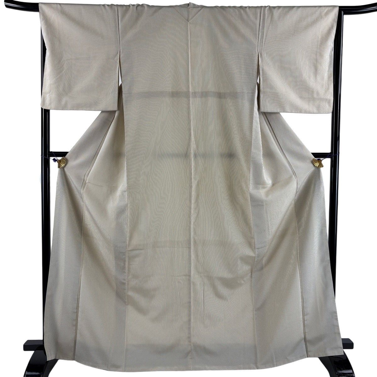 【美品】 紬 身丈167.5cm 裄丈66cm M 袷 縦縞 ベージュ 正絹 名品 【中古】