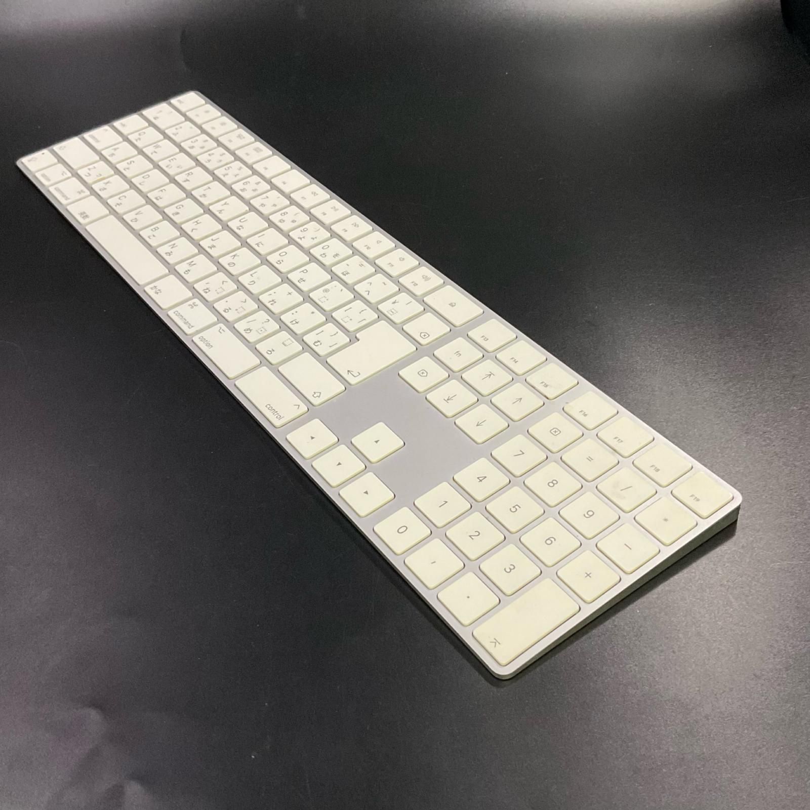 全額返金保証】【最速発送】Apple Magic Keyboard MQ052J/A 美品 動作