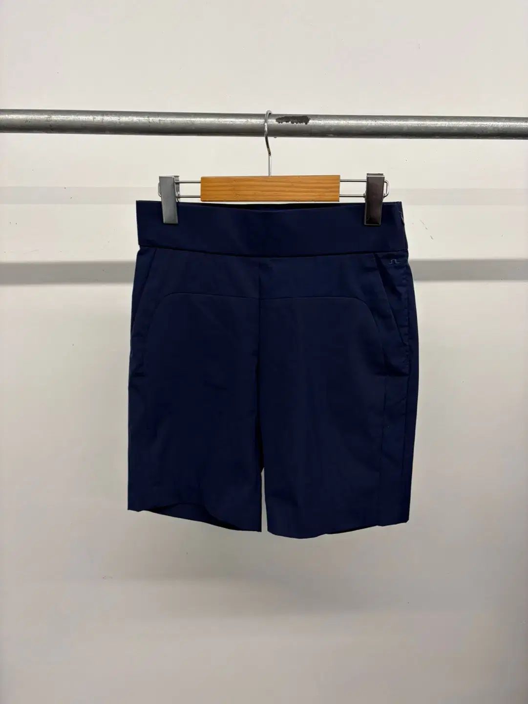 レディース J.LINDEBERG(J.リンドバーグ) ゴルフ EMA MICRO ストレッチ ハーフパンツ ショーツ