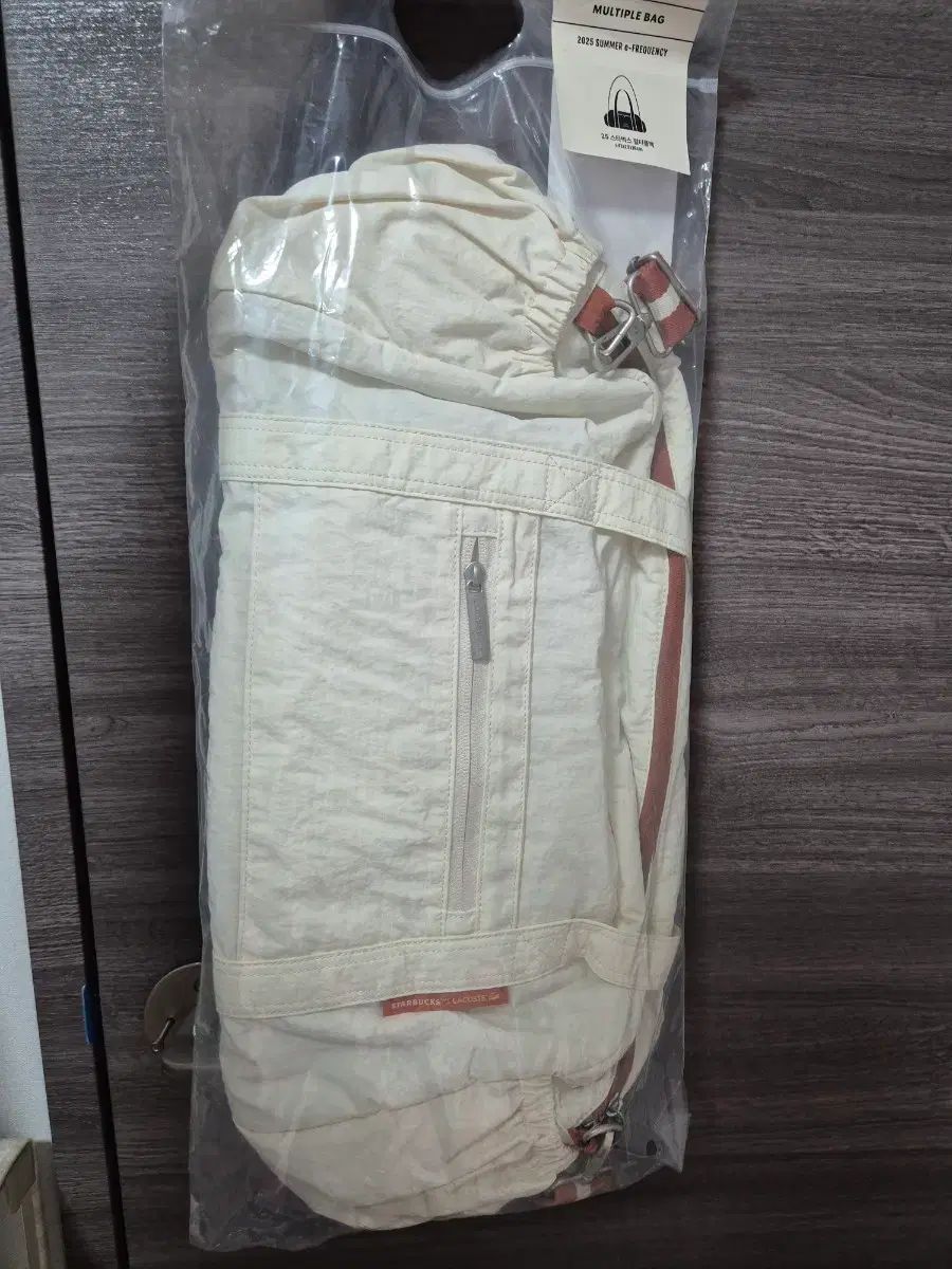 スターバックス ラコステ バッグ 出品