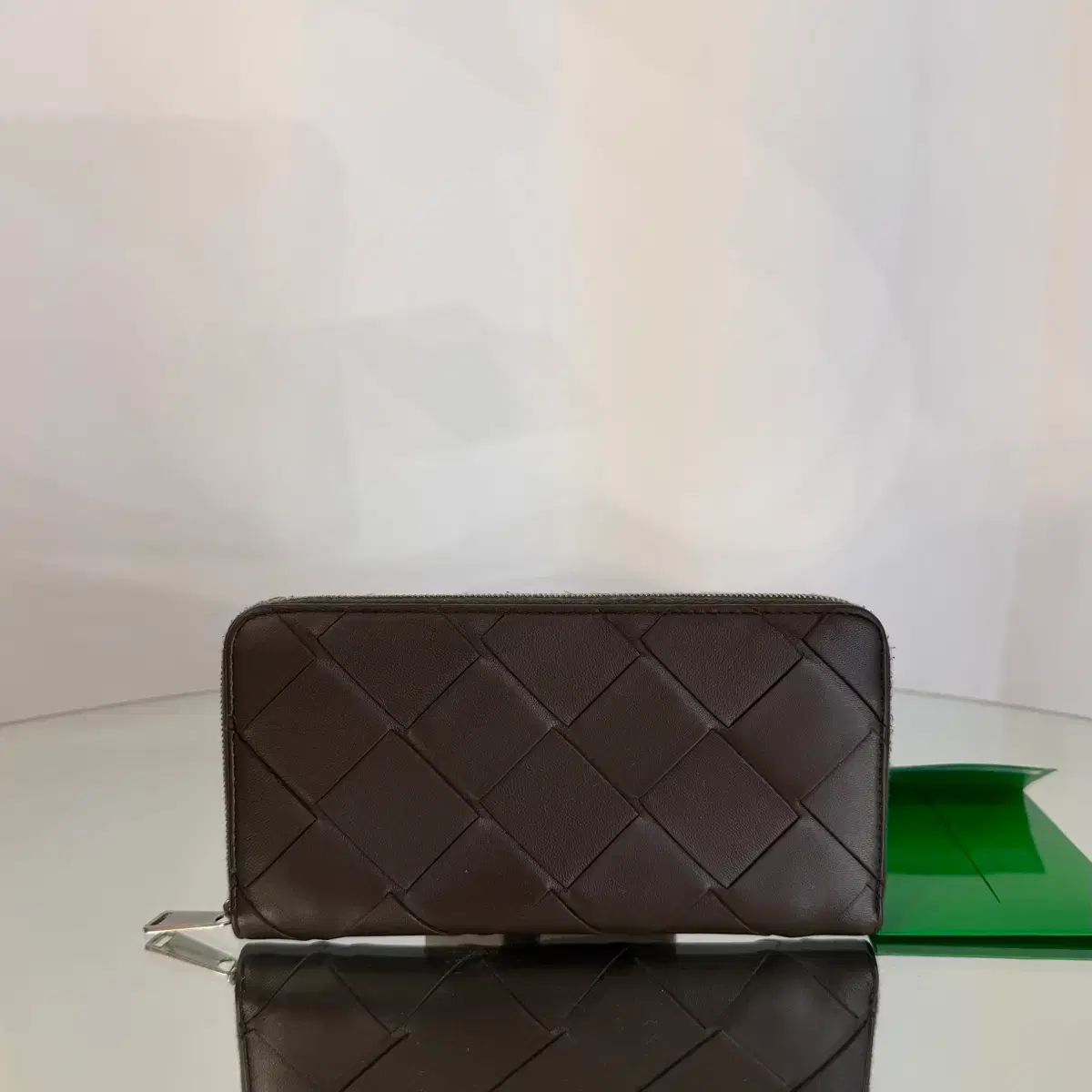 BOTTEGA VENETA ボッテガ・ヴェネタ イントレチャート ジッパー付き長財布