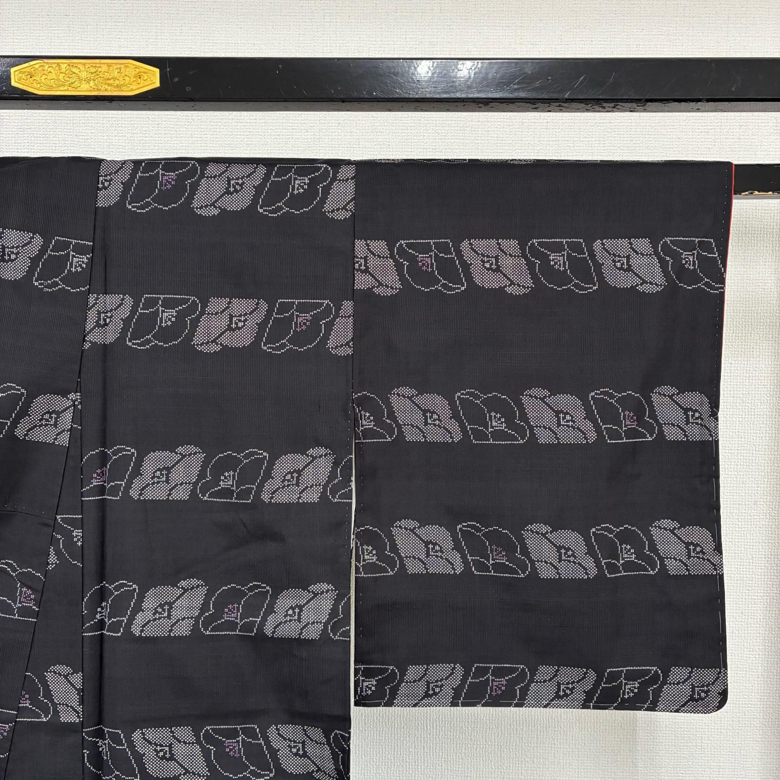 本場大島紬 正絹 黒地 横断の花絣 袷 着物 MK-5404 - メルカリ