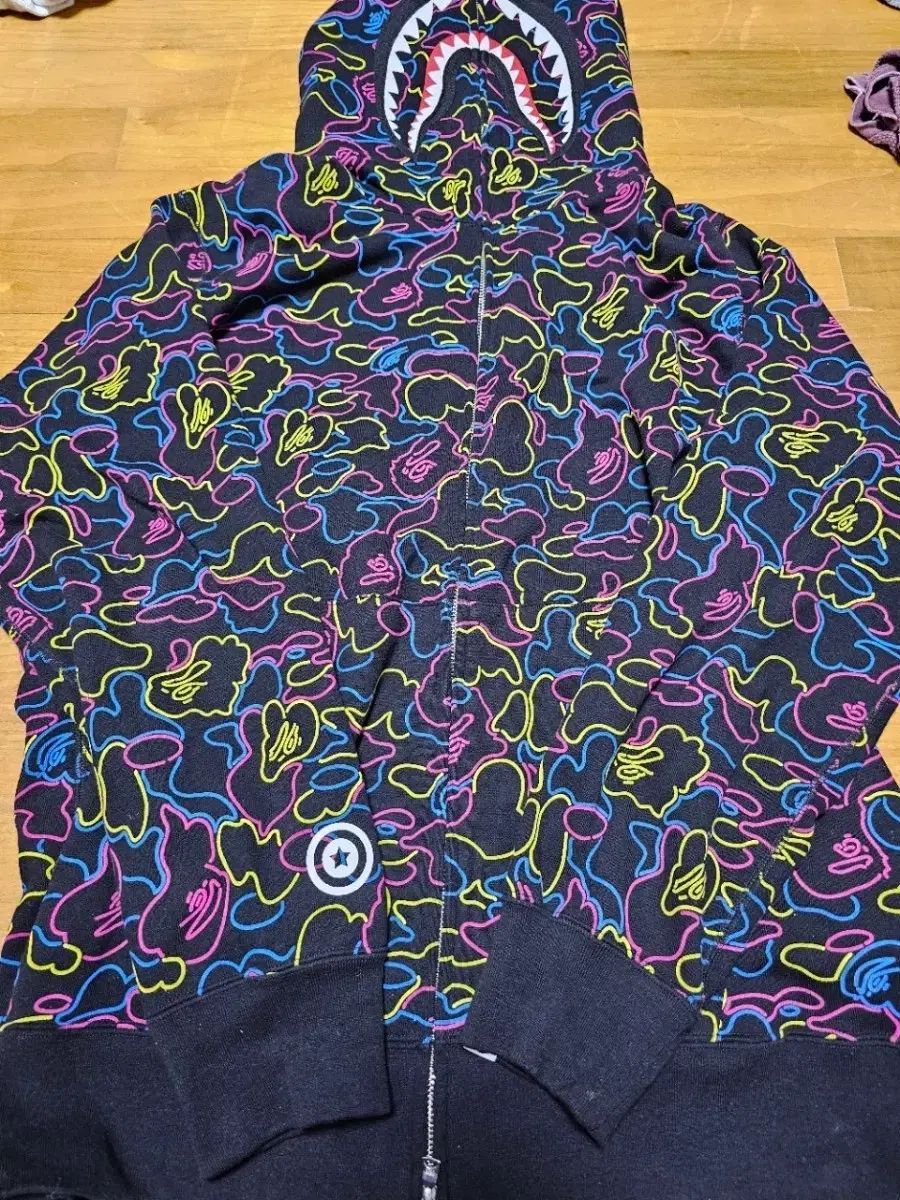 A BATHING APE ネオン シャーク WHO フード XXL 2XL 44,305円
