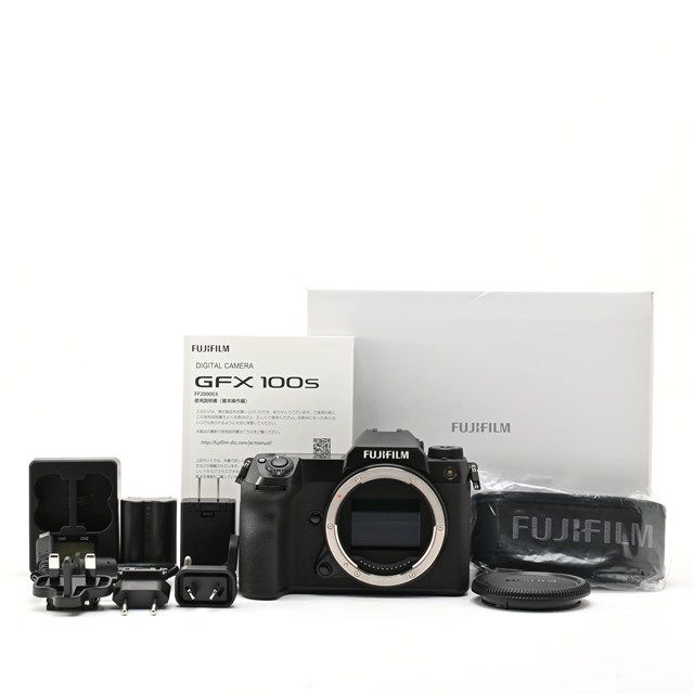 ＜良品＞ FUJIFILM GFX 100S ボディ ブラック｜中判ミラーレス一眼カメラ｜シャッター数9,707枚｜付属品完備｜底部小塗装はがれあり