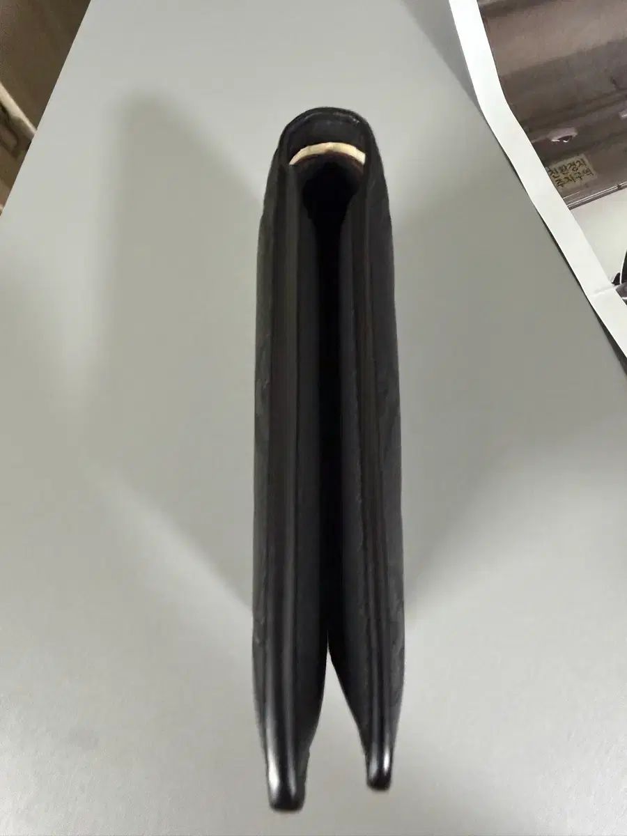 ルイヴィトン シャドウ 二つ折り財布