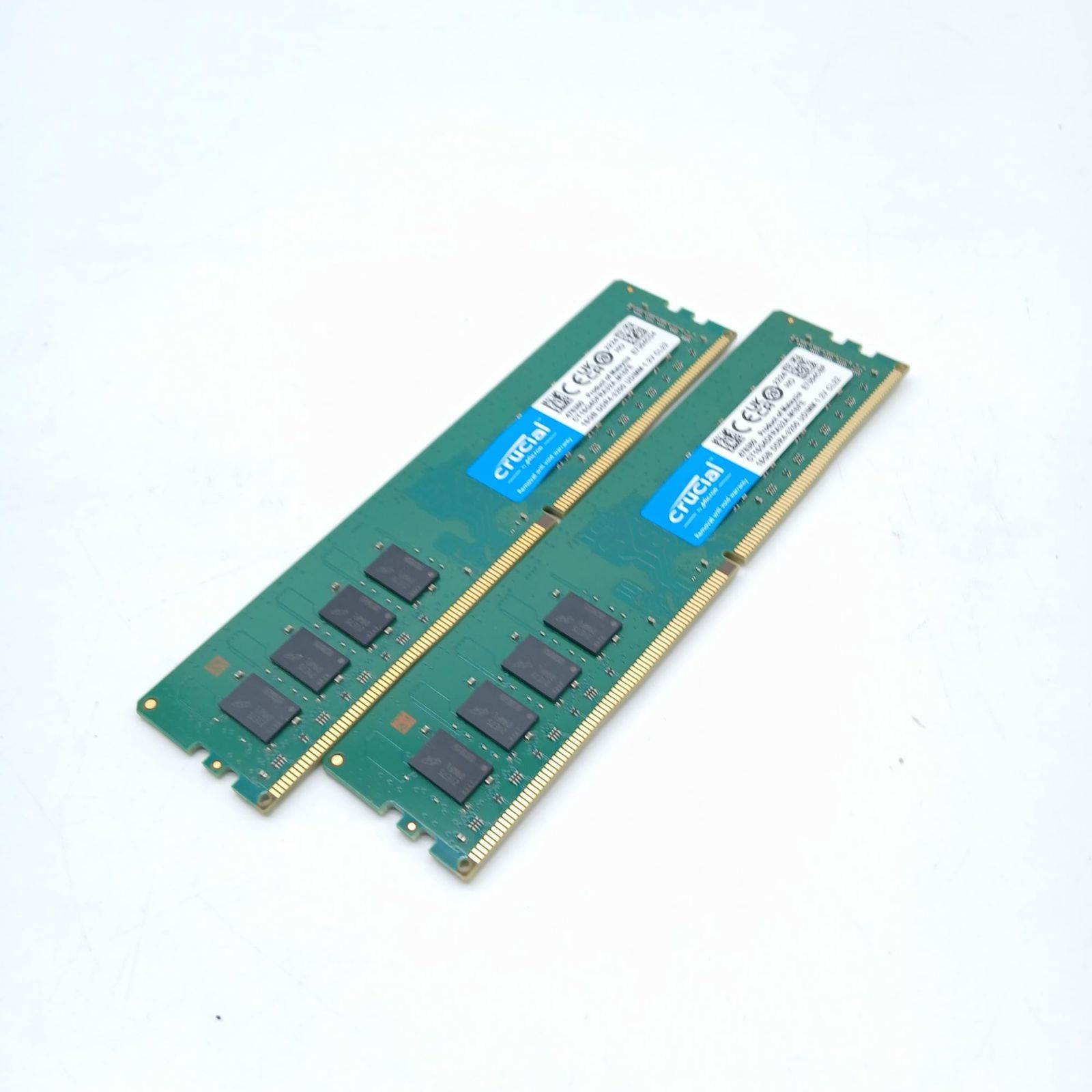 Crucial 32GB DDR4 3200MHz メモリ 中古動作品 - メルカリ