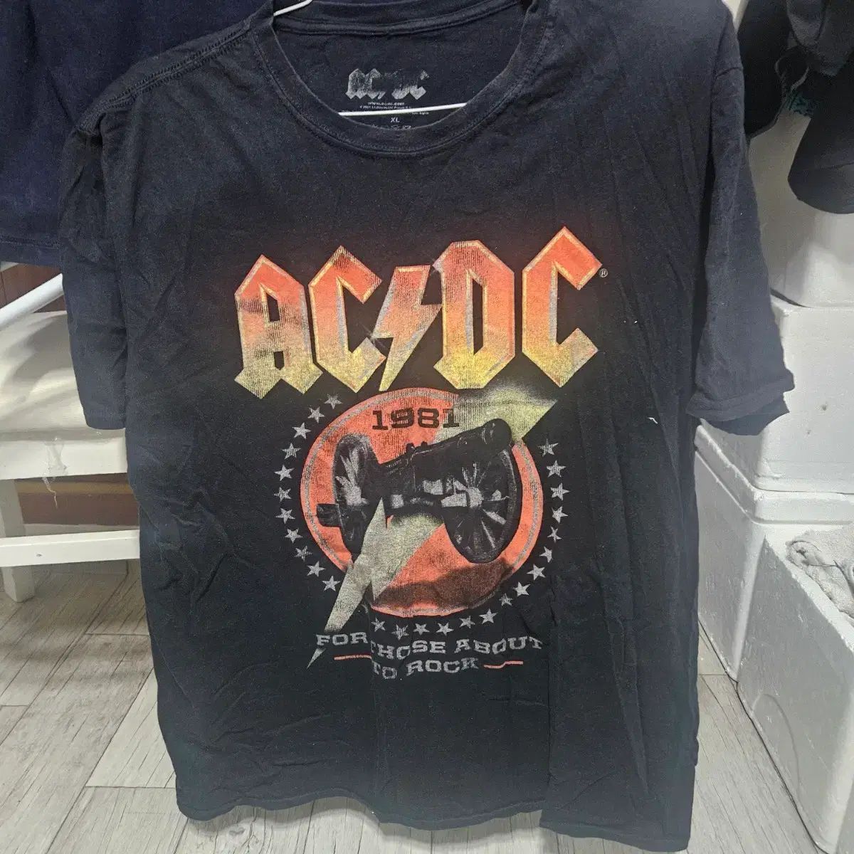 AC/DC 1981 ガンシューティング ロゴ 半袖 Tシャツ XL レディース ミンニ(MINNIE)様 TOMBOY MOVIE 着用商品