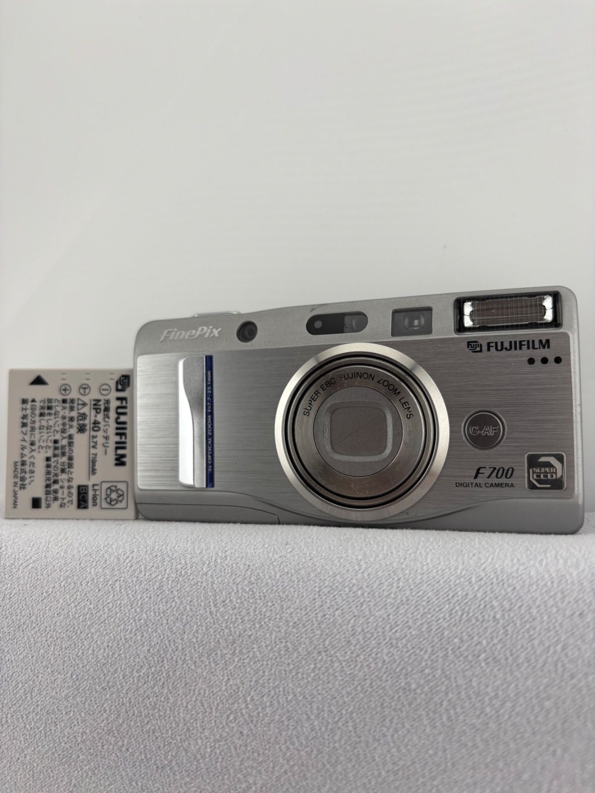 2101【動作確認済み】 FUJIFILM FinePix F700 シルバー 富士フィルム ファインピクス