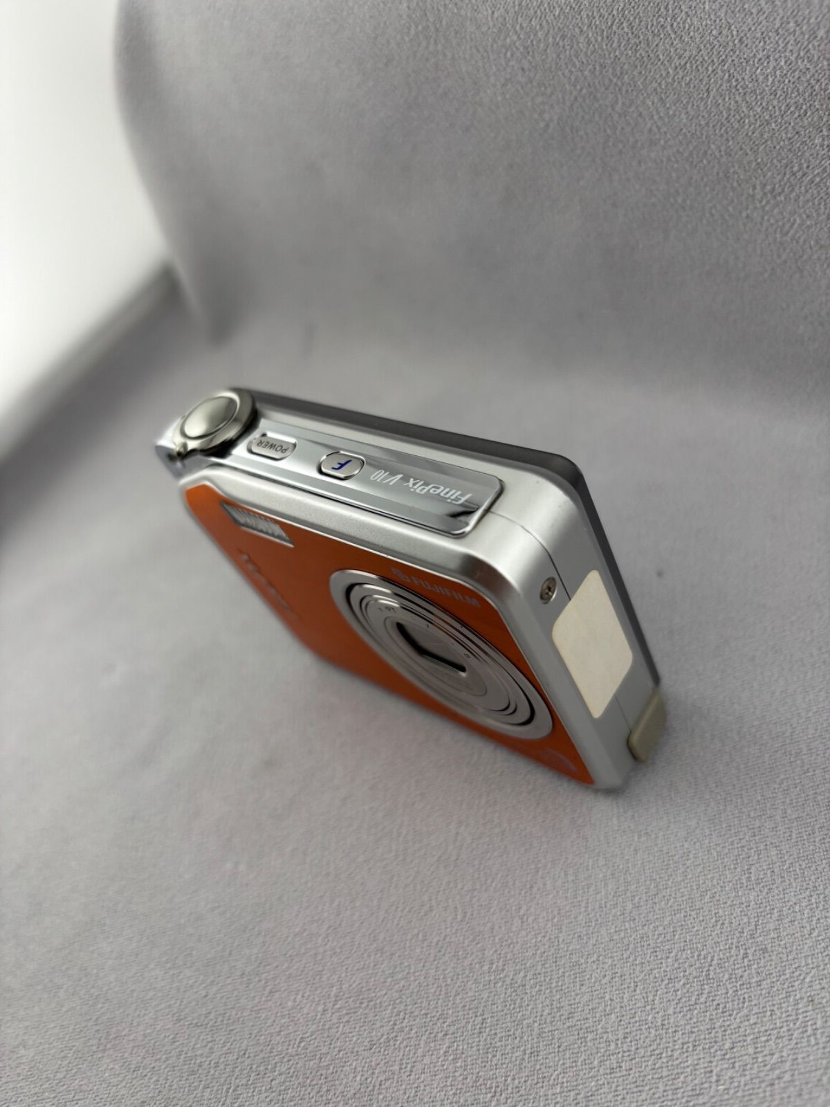 2103【外観美品、ジャンク】 FUJIFILM FinePix V10 オレンジ 富士