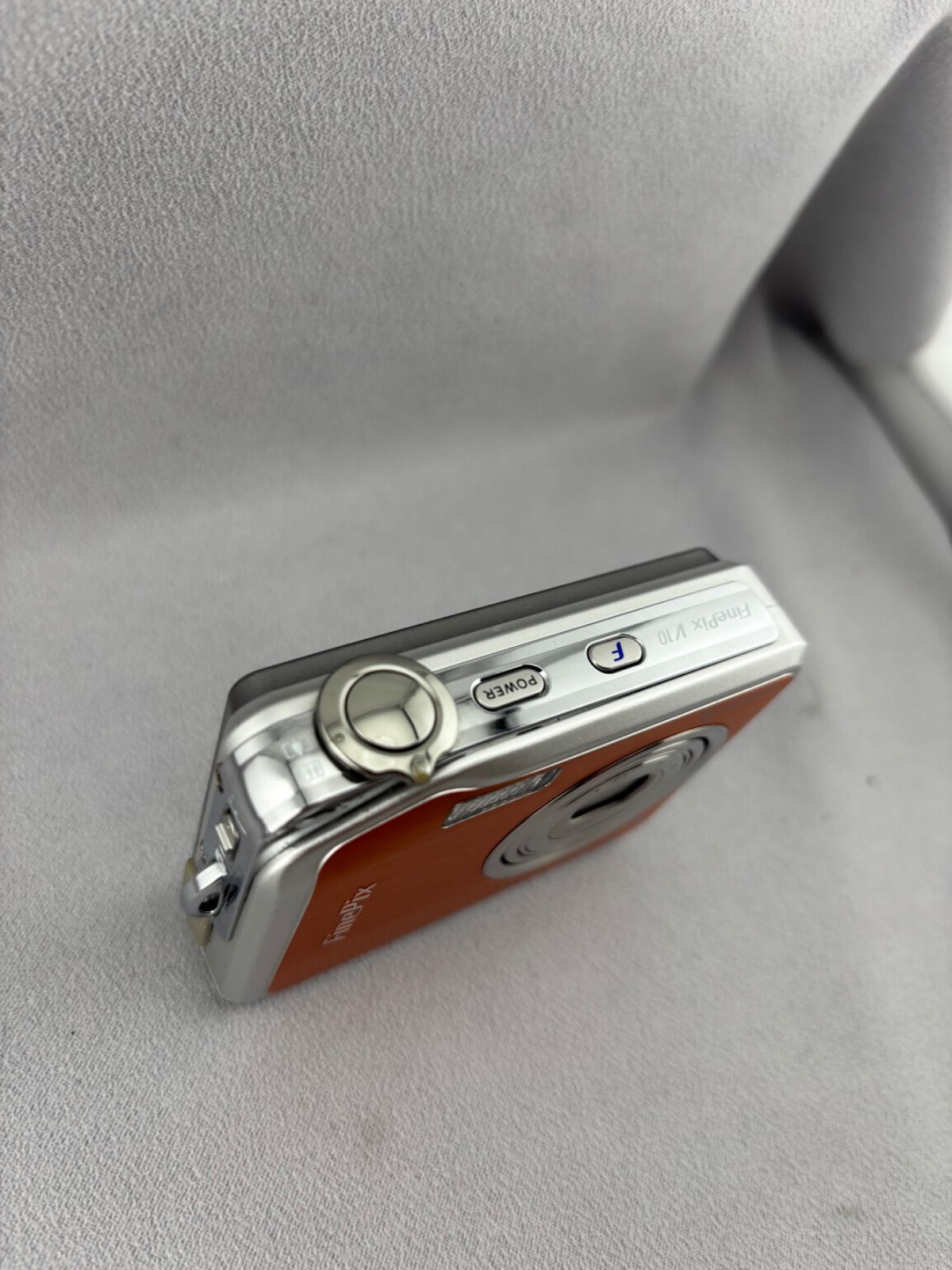 2103【外観美品、ジャンク】 FUJIFILM FinePix V10 オレンジ 富士
