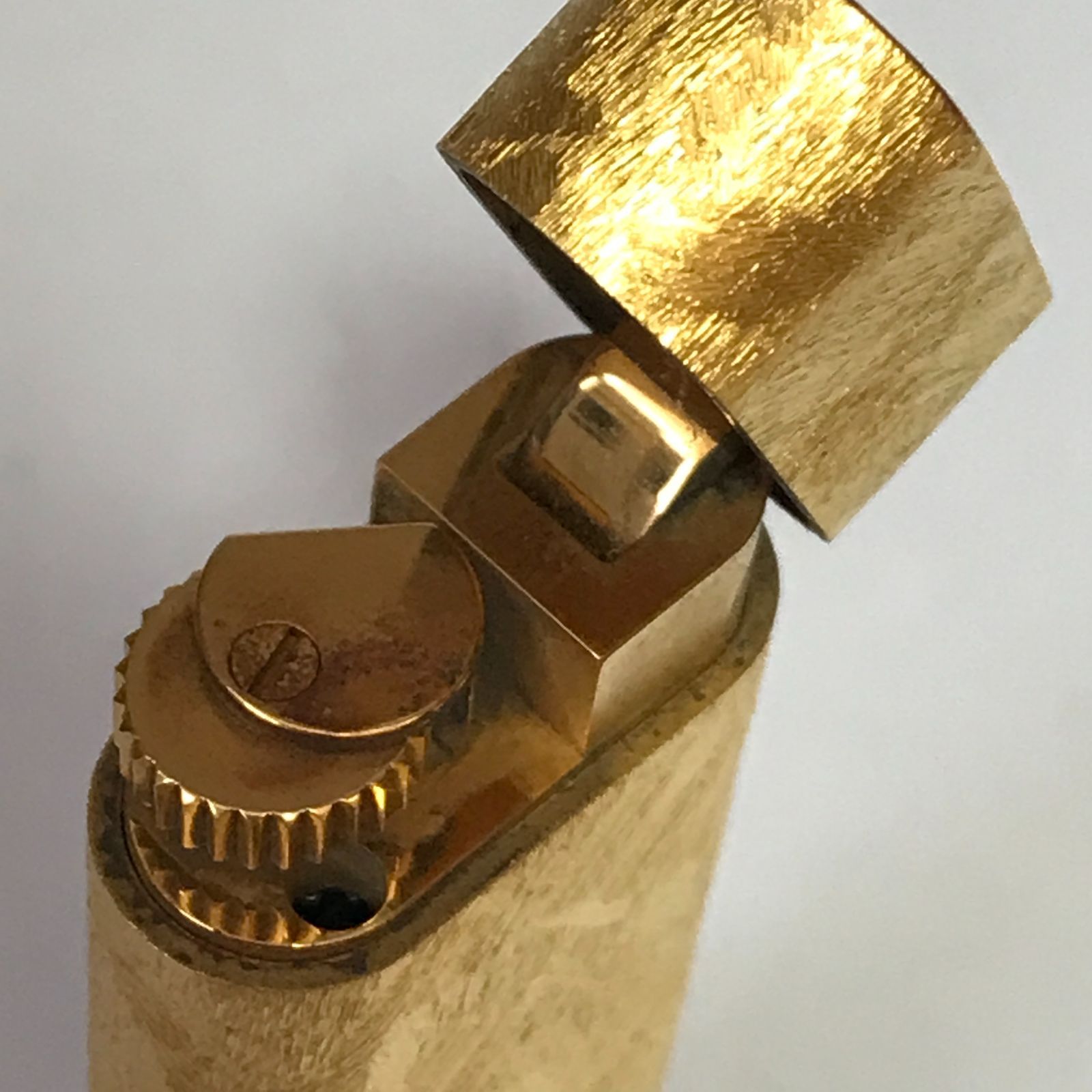 希少デザイン】カルティエ Cartier オーバル ガスライター 樹皮バーク