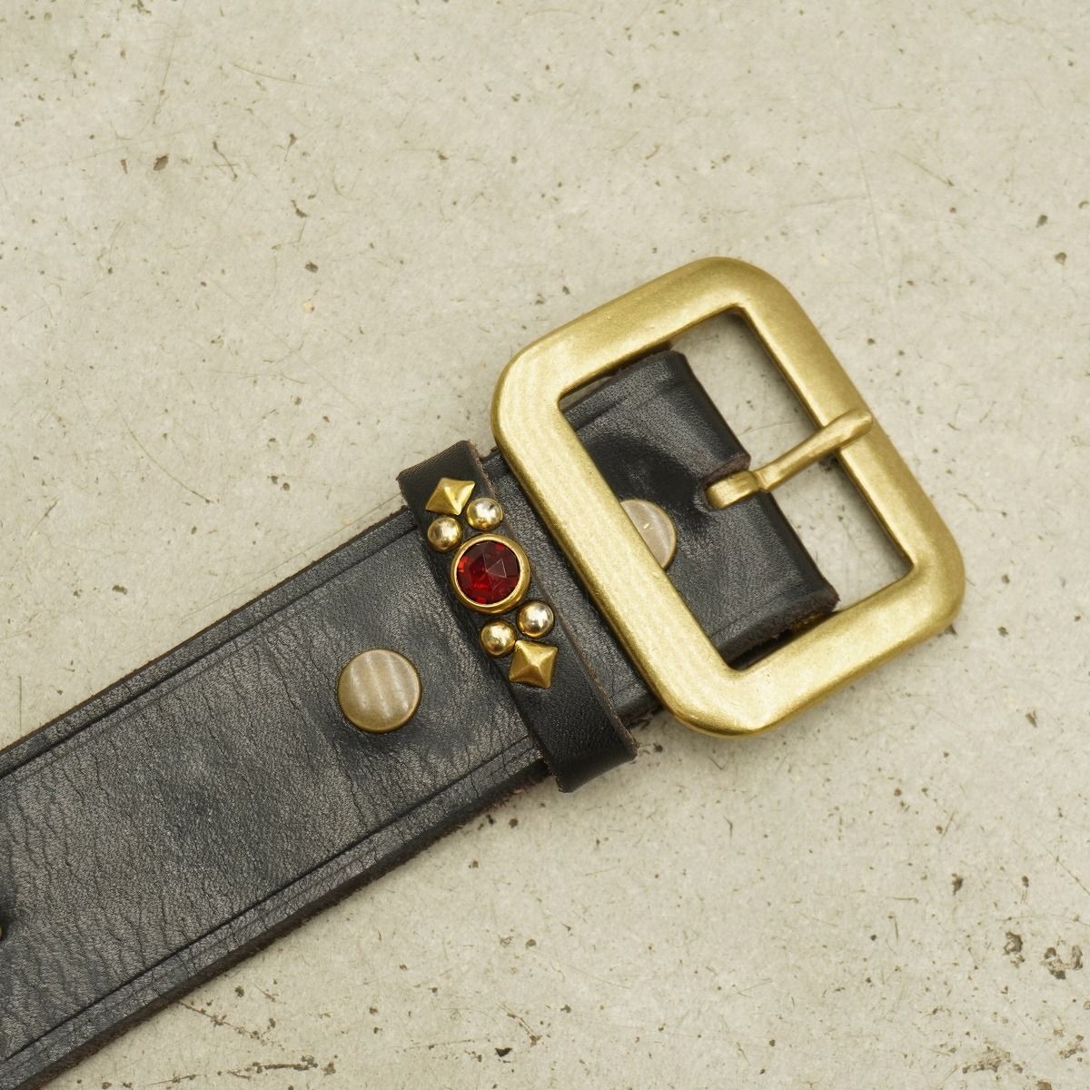 CUSHMANクッシュマン 40mm Single Pin Studs Belt スタッズ 茶芯レザー ベルト 4881Q♪ 定番 美品 CUSHMANクッシュマン 40mm Single Pin Studs Belt シングル