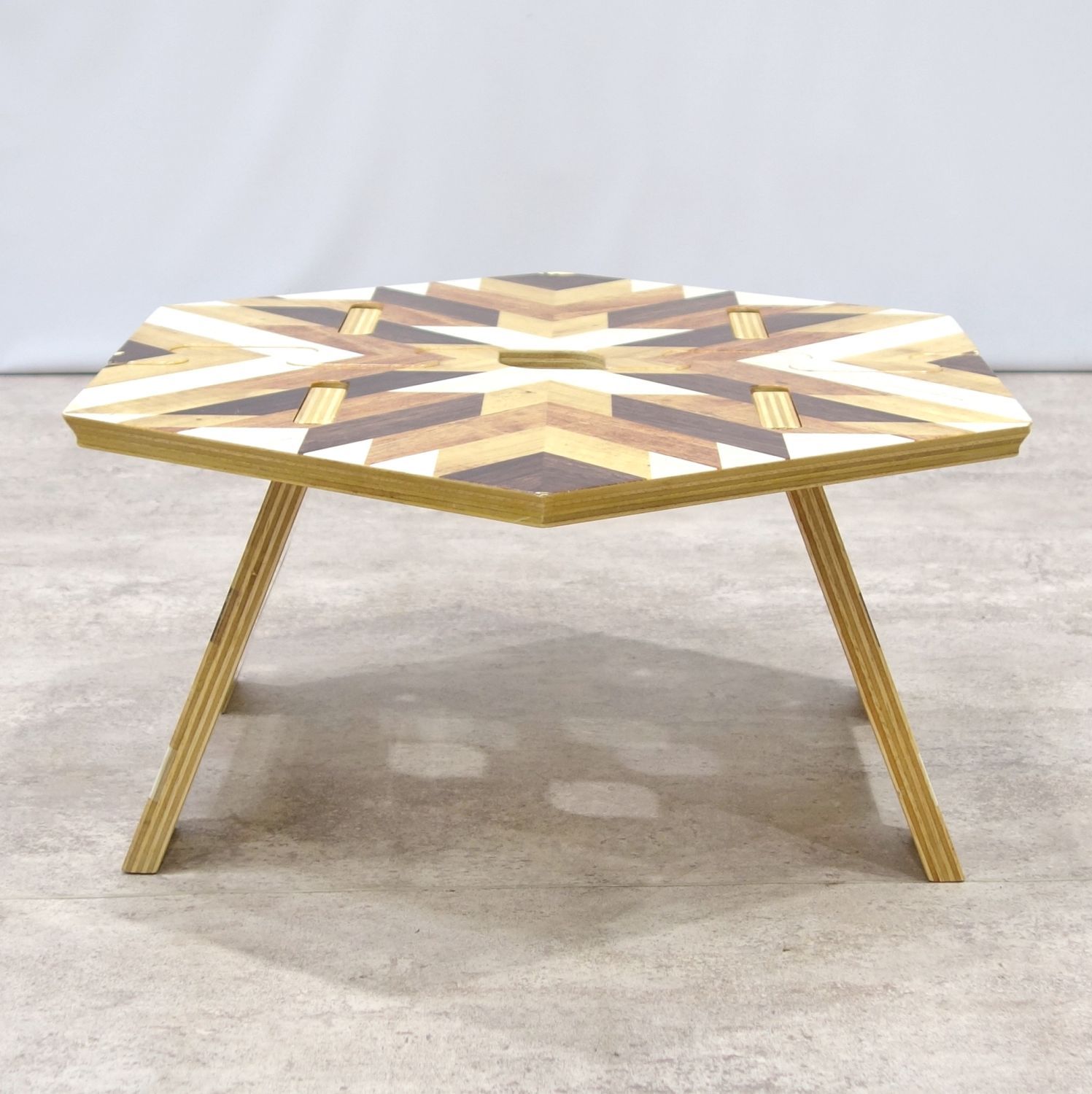美品 ざぁ～ッス The Arth テーブル 久美々 クミミ 六角形 ヘキサ キャンプ アウトドア ベージュ 美品 ざぁ～ッス The Arth テーブル 久美々 クミミ 六角形 ヘキサ キ