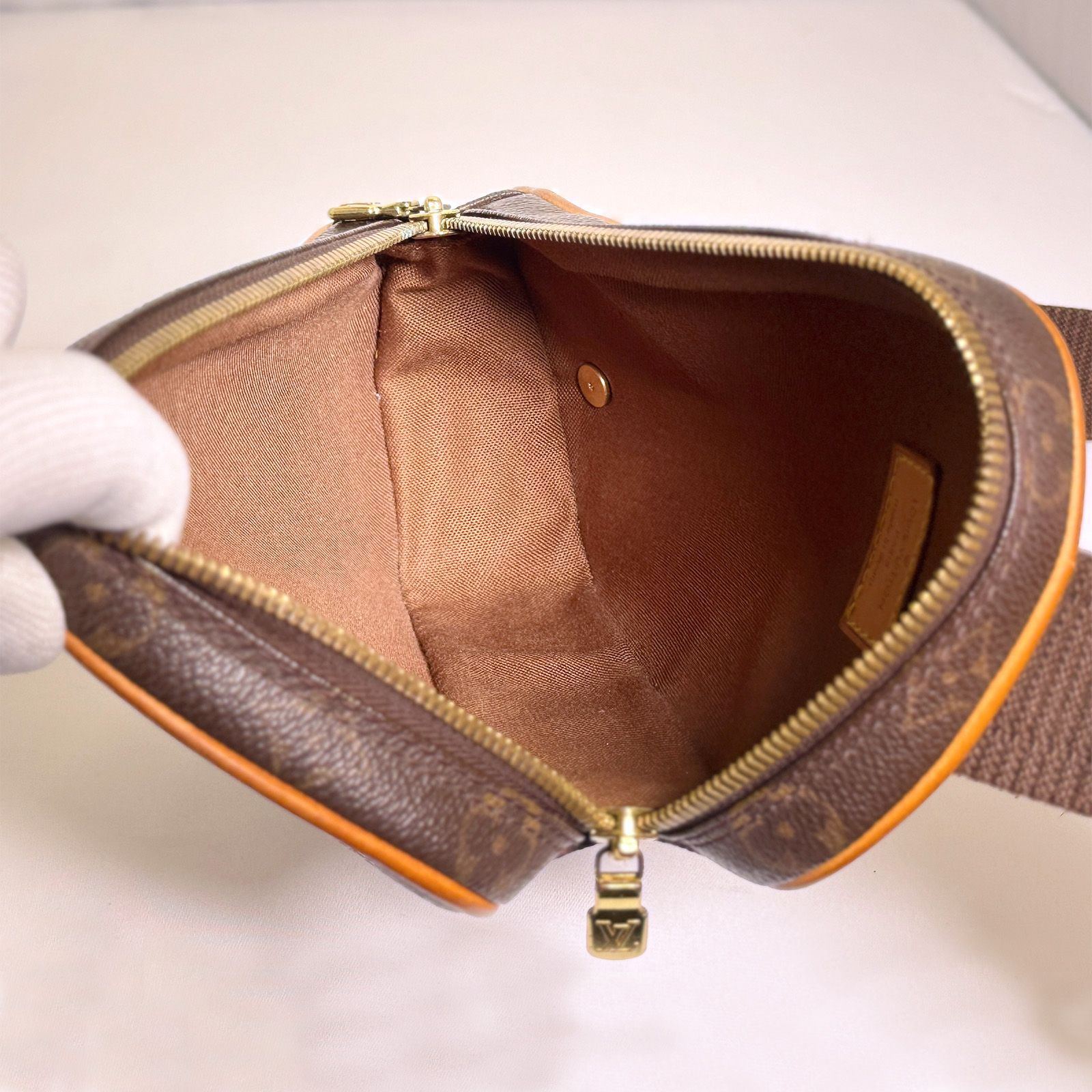 LOUIS VUITTON ルイヴィトン モノグラム ポシェット ガンジュ ボディバッグ ウェストポーチ ユニセックス m0046