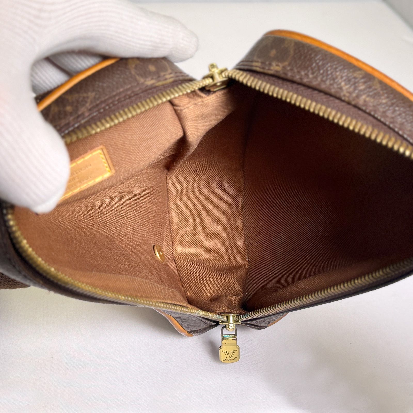 LOUIS VUITTON ルイヴィトン モノグラム ポシェット ガンジュ ボディバッグ ウェストポーチ ユニセックス m0046