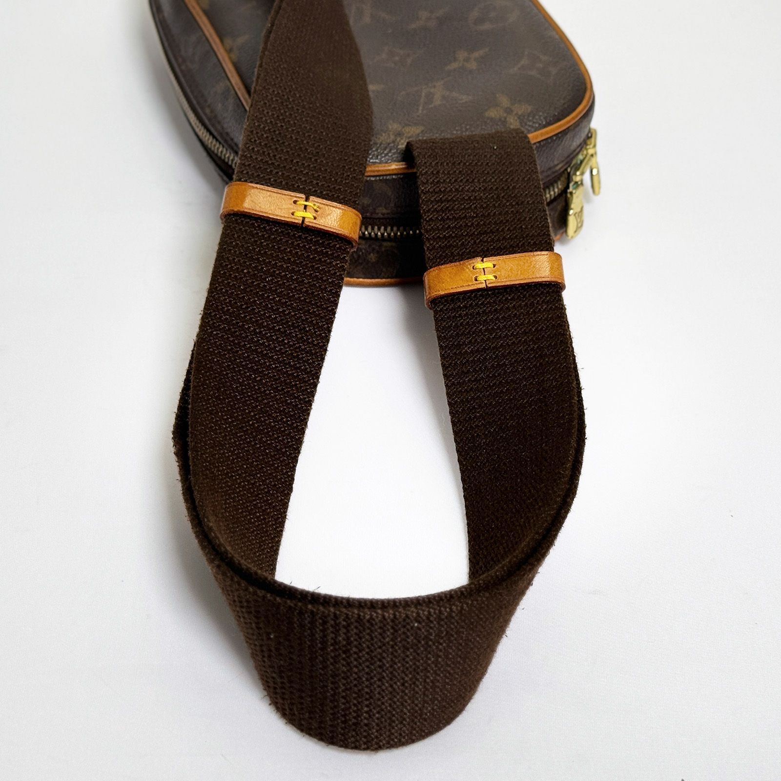 LOUIS VUITTON ルイヴィトン モノグラム ポシェット ガンジュ ボディバッグ ウェストポーチ ユニセックス m0046