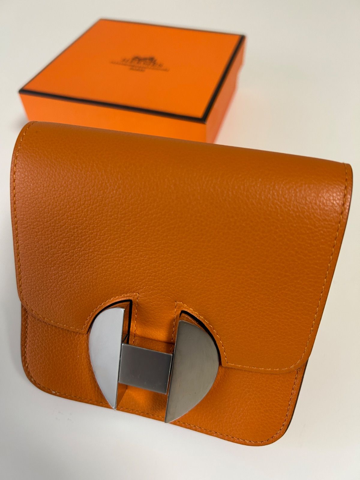 HERMESエルメス2002WALLET2002ウォレットコンパクトウォレットコンパクト財布ウエストポーチコインケース付き財布小銭入れ有サイフシンプルウォレットスマートウォレットベルトバッグフラップブラウンオレンジC2018年レザー牛革本革 87,999円