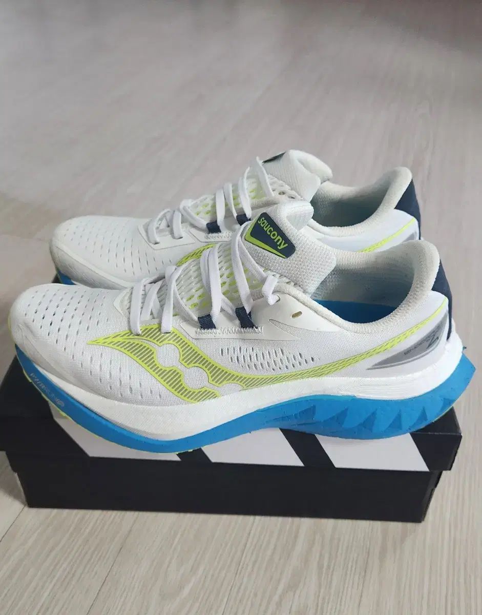 275) Saucony サッカニー エンドルフィン スピード4 ブルー スニーカー 出品