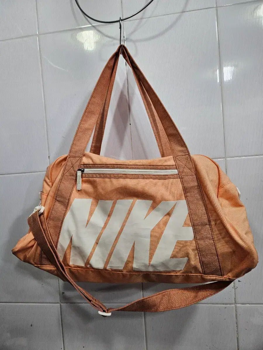 ナイキ スポーツカバン (新品)