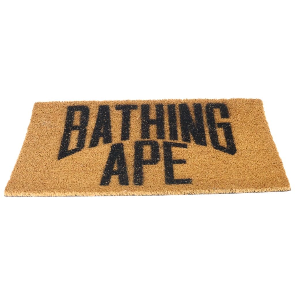 A BATHING APE (アベイシングエイプ) LOGO DOORMAT コア ロゴ ドアマット ブラウン