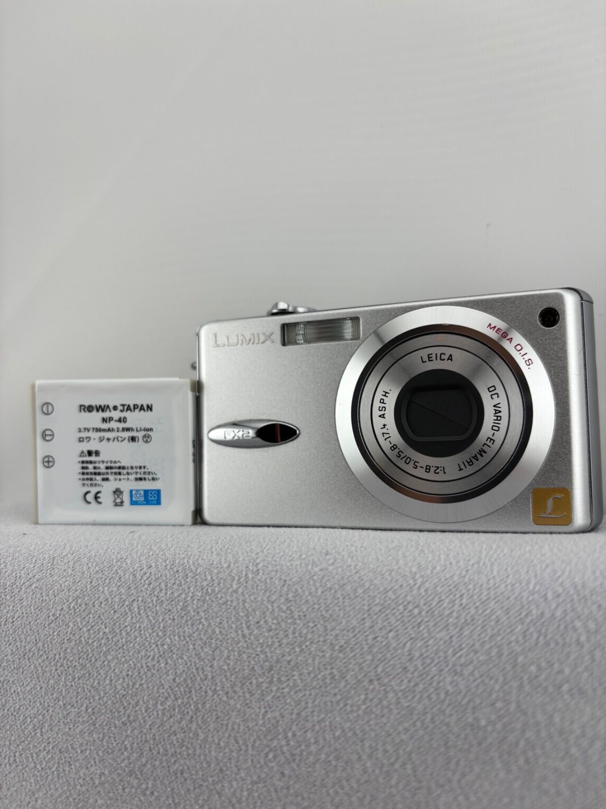 2125【美品、動作確認済み】 Panasonic LUMIX DMC-FX2 シルバー
