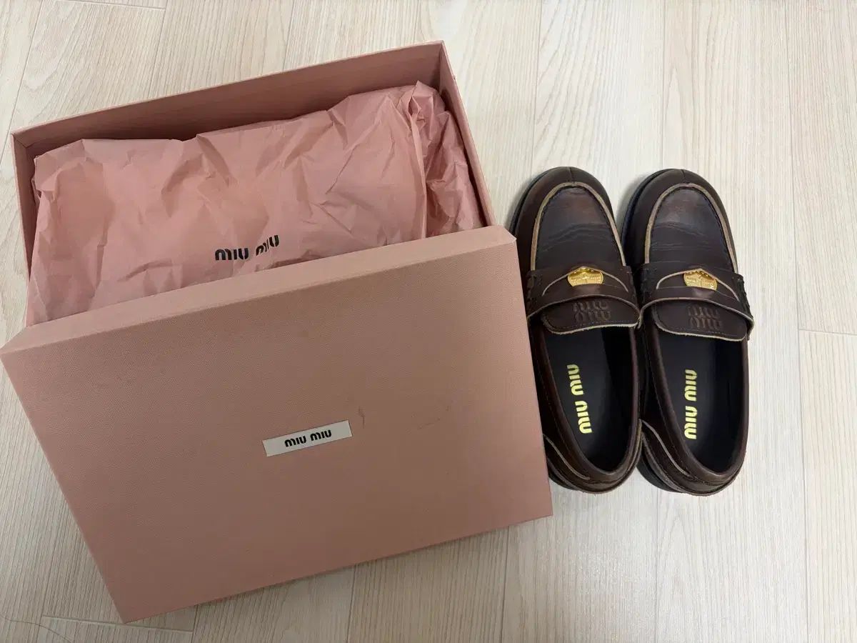 MIU MIU ミュウミュウ ペニーローファー 235 (EU36 5) 傷なし 最高 / Red Velvet(レッドベルベット・レドベル) スルギ(SEULGI) ローファー