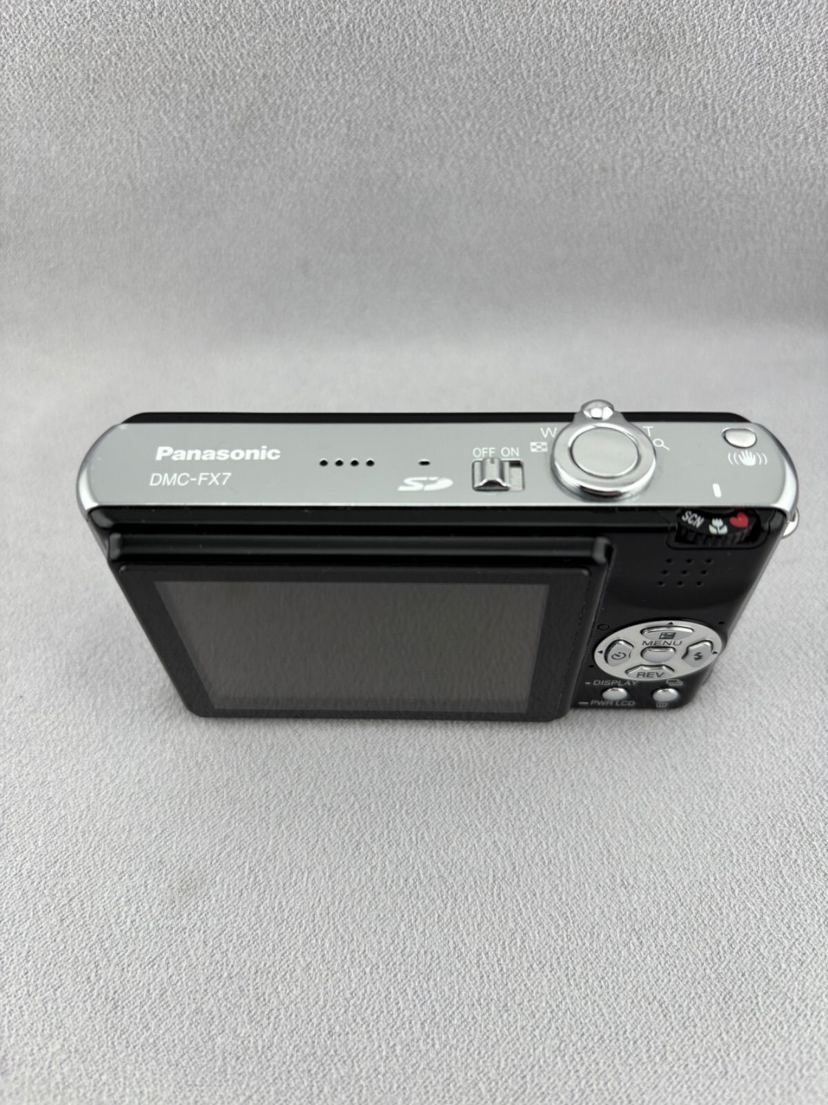 2126【美品、動作確認済み】 Panasonic LUMIX DMC-FX7 ブラック