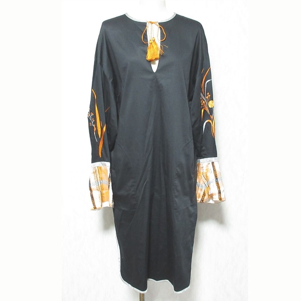 良品 Mame Kurogouchi マメクロゴウチ Floral Embroidery Dress ワンピース MM19AW-DR016 サイズ2 ブラック レディース 古着 中古 USED 26,243円