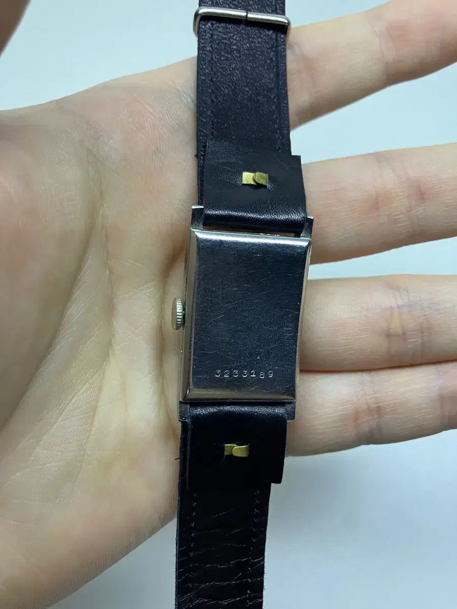 1940年代 ヴィンテージ REVUE 手巻き時計 出品