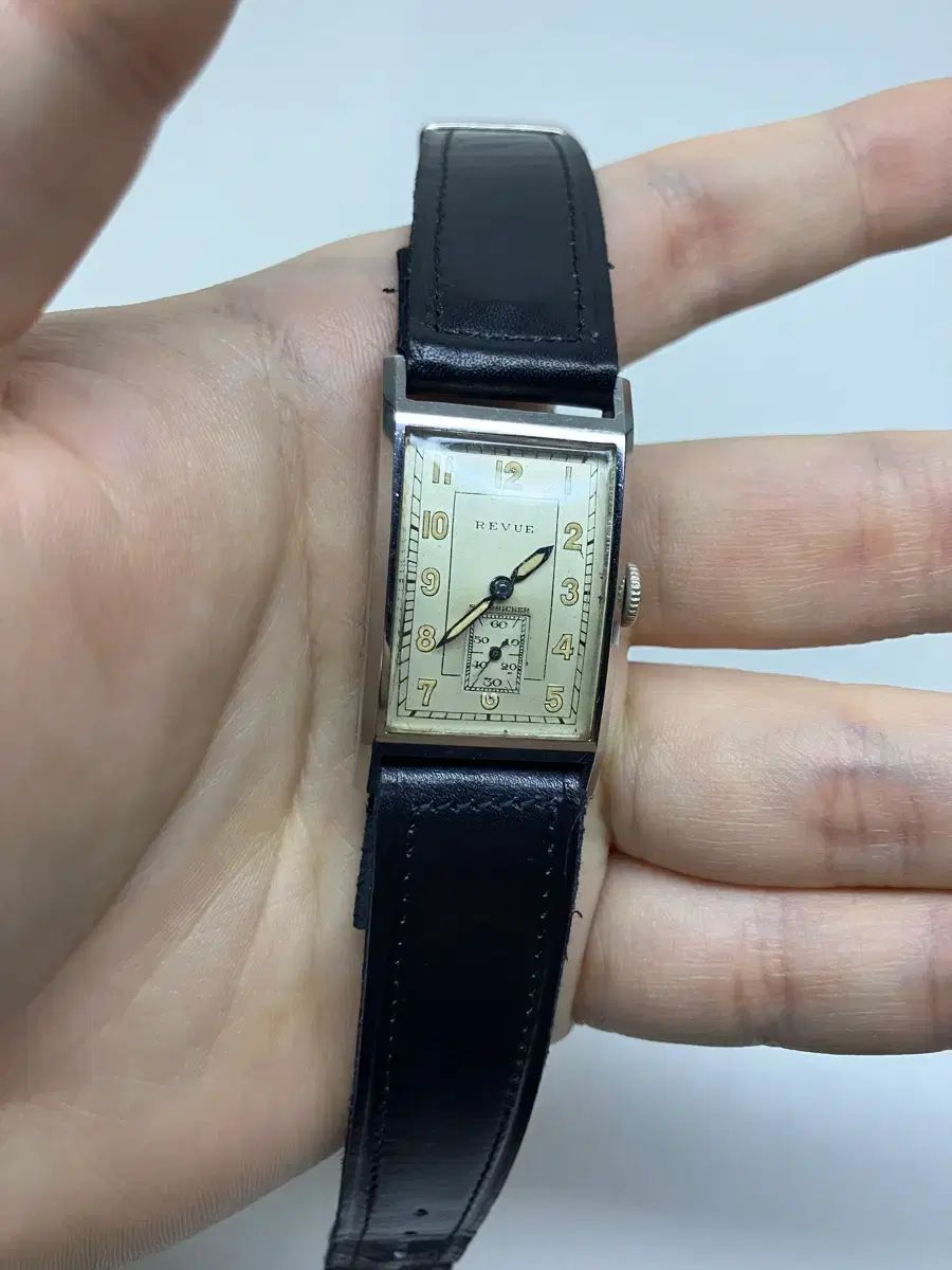 1940年代 ヴィンテージ REVUE 手巻き時計 出品