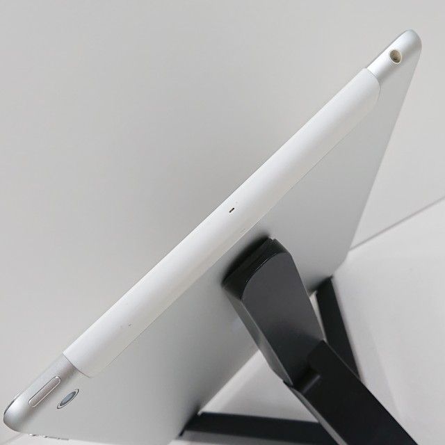 iPad Air Wi-Fi + Cellular 16GB au シルバー 送料無料 本体 c21754