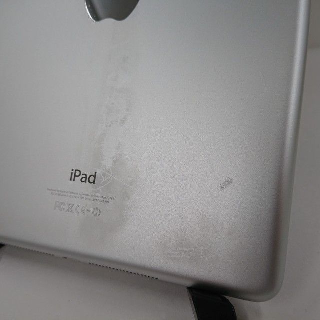 iPad Air Wi-Fi + Cellular 16GB ドコモ シルバー 送料無料 本体